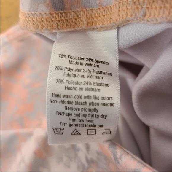 L Alo Pink and Grey Snakeskin Leggings - Picture 6 of 14